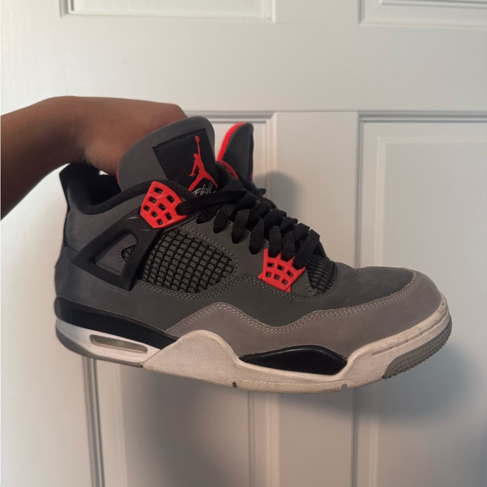 Air Jordan 4
